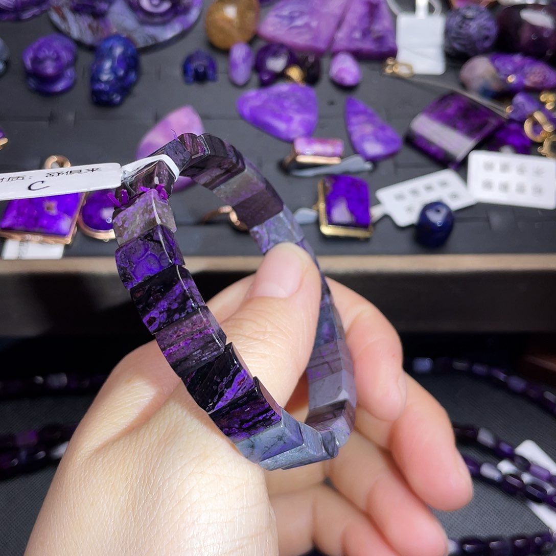 未镶嵌苏纪石（舒俱来）手牌17