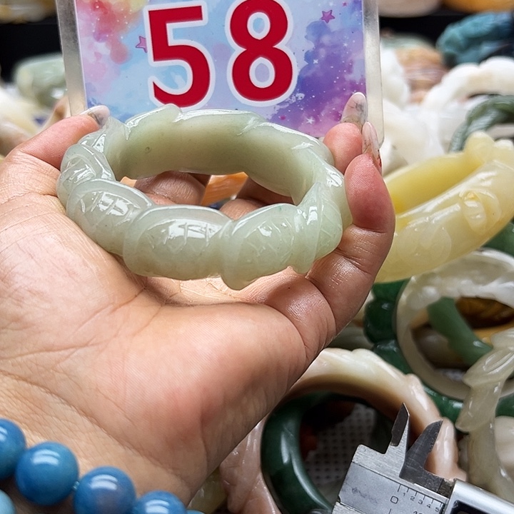 未镶嵌手镯石英岩玉蓝*