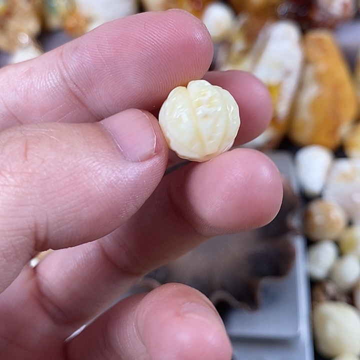 琥珀未镶嵌裸石我