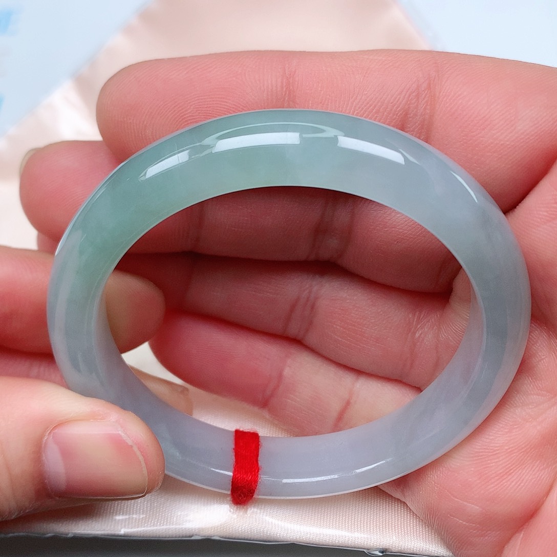 翡翠手镯未镶嵌天然