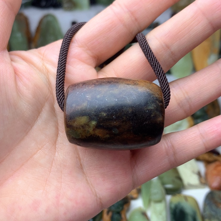 岫岩河磨玉（透闪石质玉）挂件未镶嵌