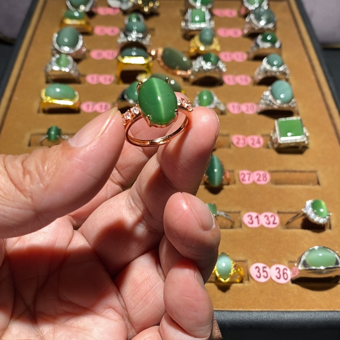 和***）和田玉未镶嵌戒指