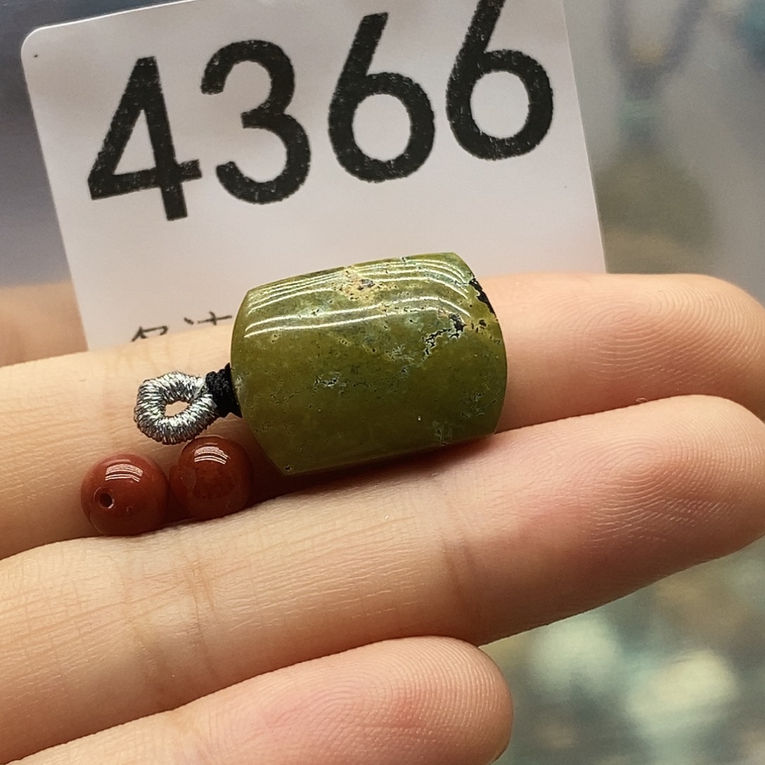 南红玛瑙未镶嵌颈饰