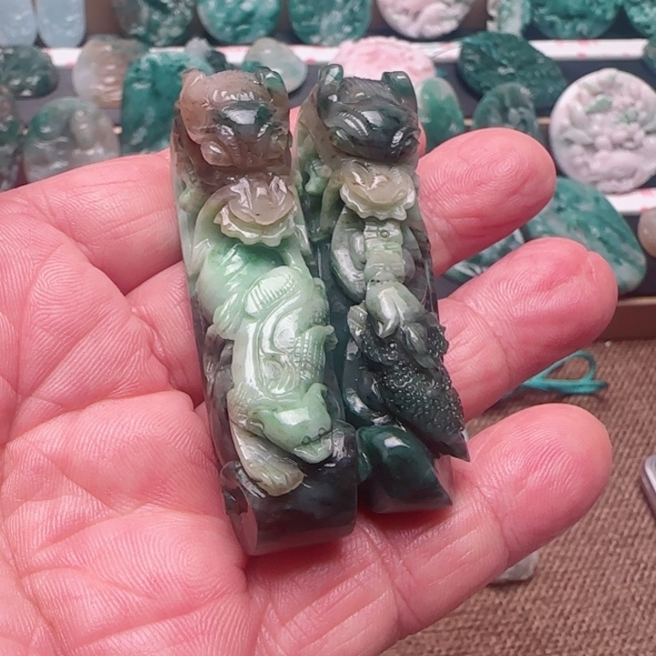 用***6独山玉未镶嵌颈饰