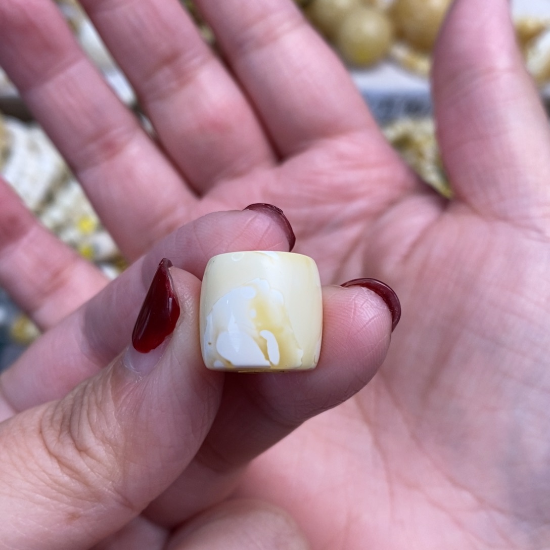 琥珀裸石未镶嵌瓷白精工直切单珠14.5×13.5