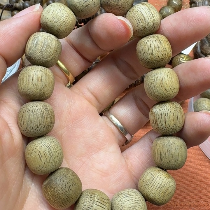 大叶紫檀（黑酸枝木类）