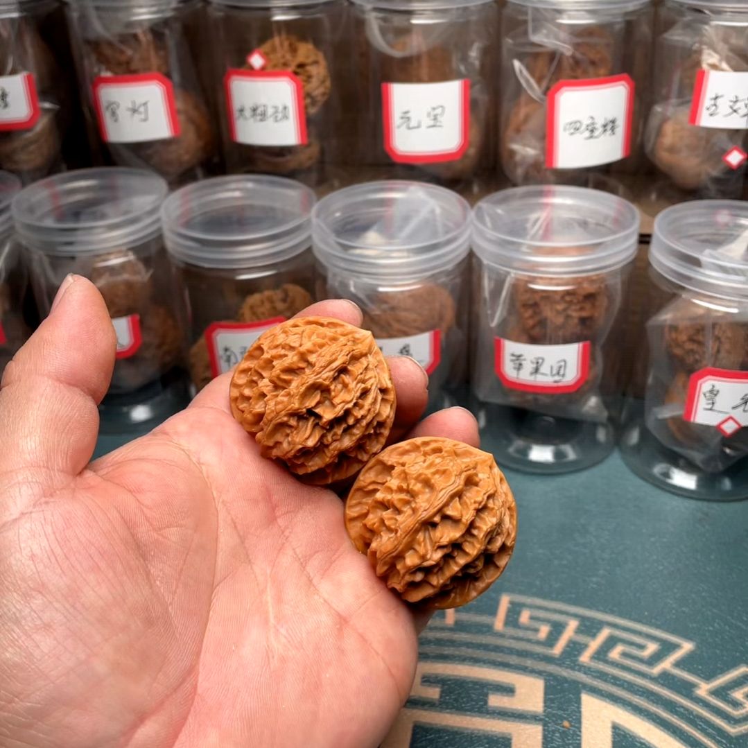 文玩核桃吊坠?****?文玩核桃一物一图