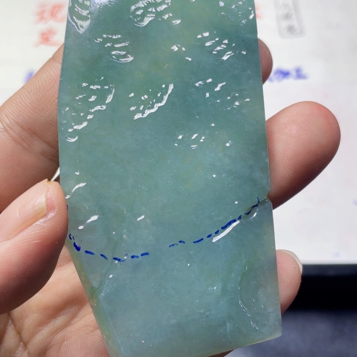 定制翡翠未镶嵌毛货需精细抛光定制