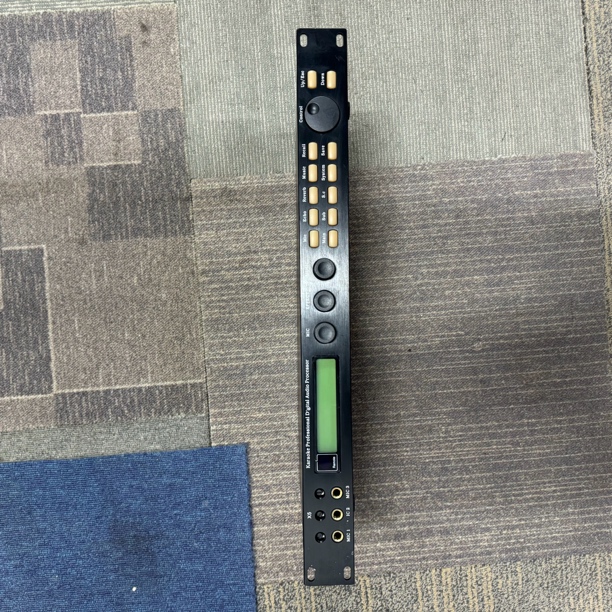 9新  X5数字前级效果器一台运费自理