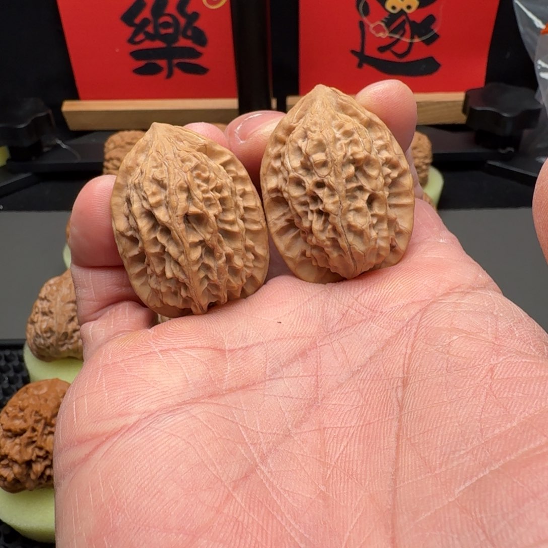 文玩核桃把件野生32