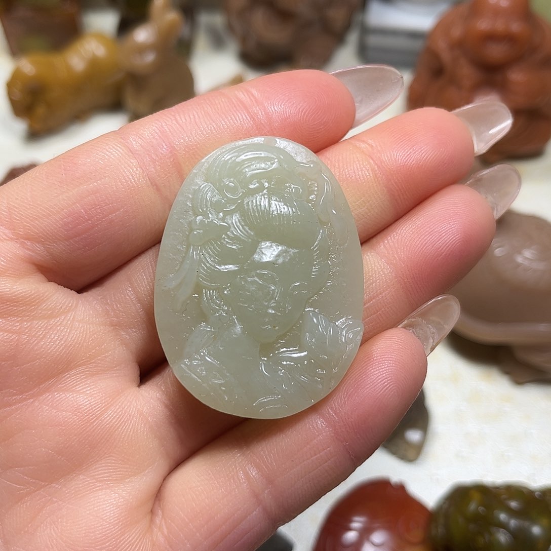 白玉菩提吊坠白玉菩提吊坠