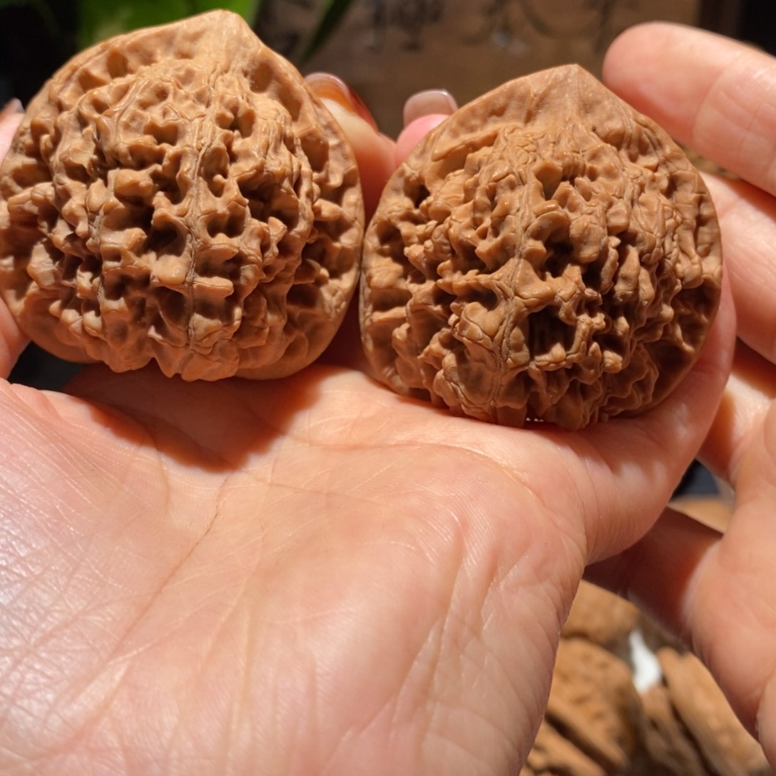 文玩核桃把件48大麒麟