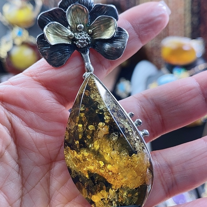 琥珀颈饰银S925镶嵌吊坠