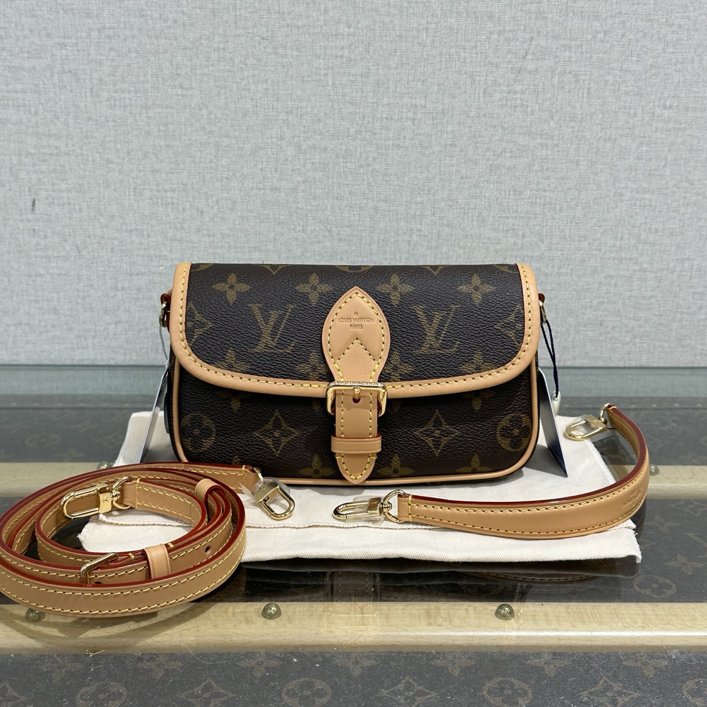 99新 LV 经典老花法棍nano手提单肩斜挎包 25245