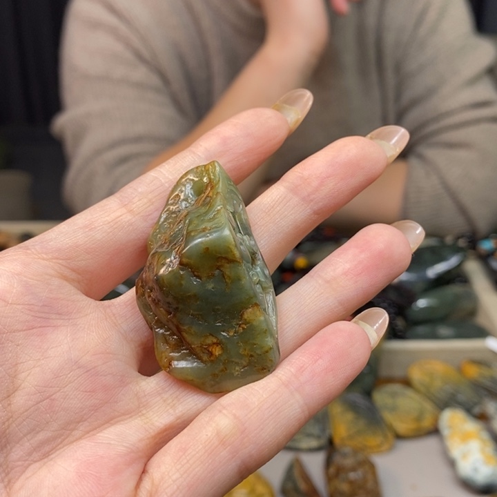 岫岩河磨玉（透闪石质玉）颈饰未镶嵌