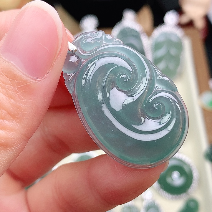 颈饰未镶嵌翡翠吊坠