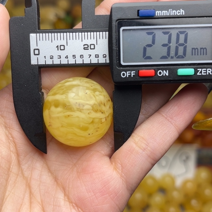 蜜蜡未镶嵌珠宝奇石182-瑕疵放漏妖花大圆珠