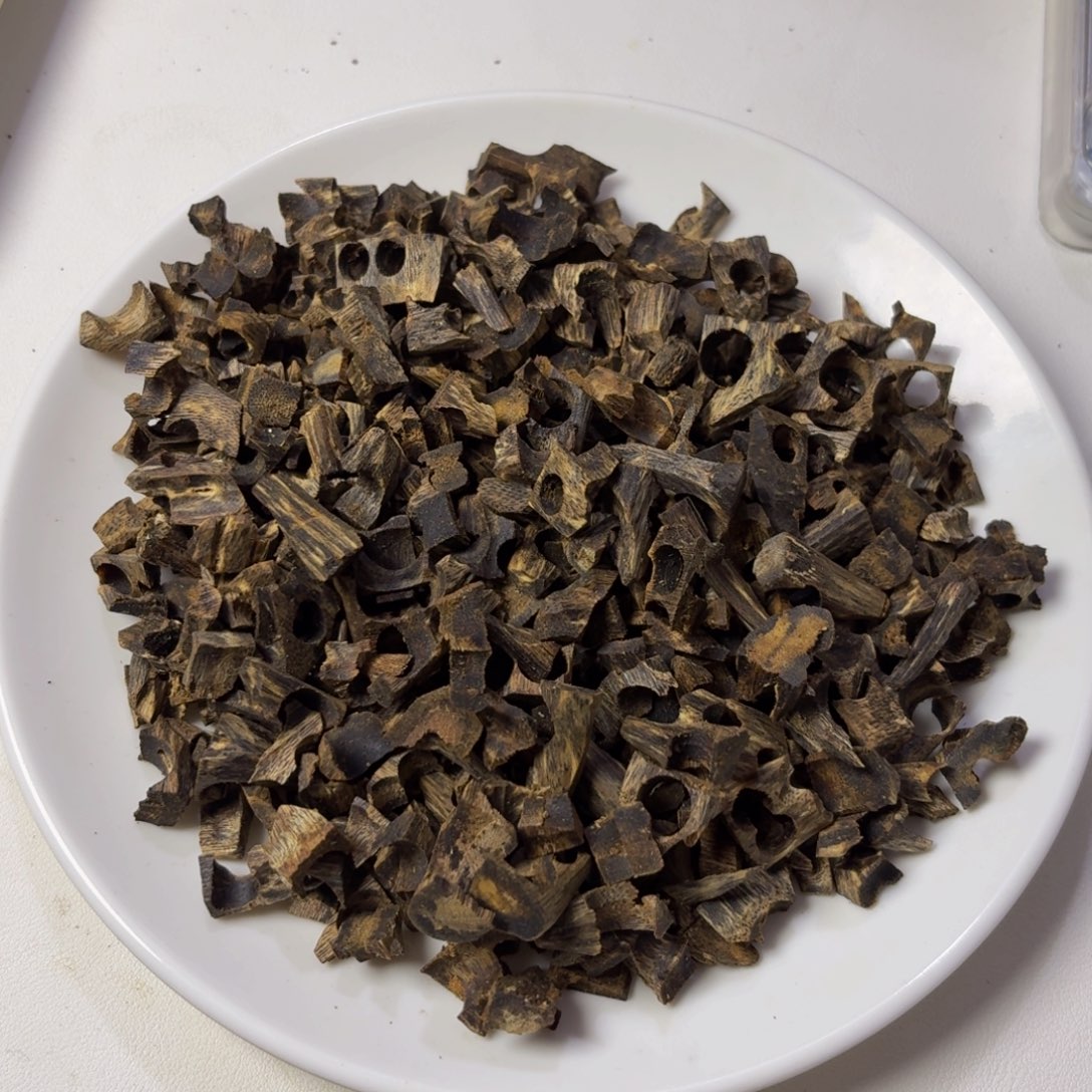 沉香木摆件田*?绿棋楠凹身车珠边料沉水