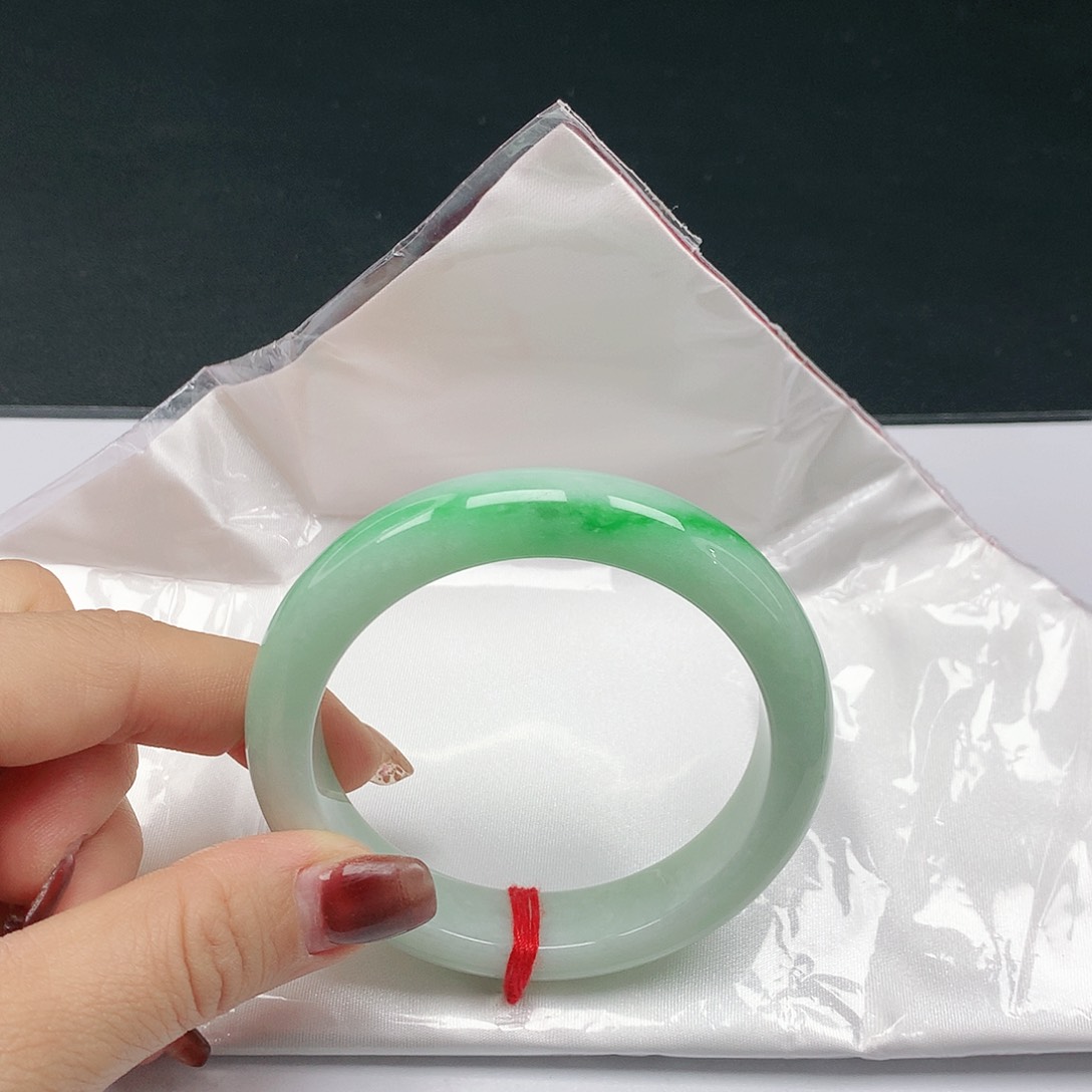 翡翠手镯未镶嵌翡翠531