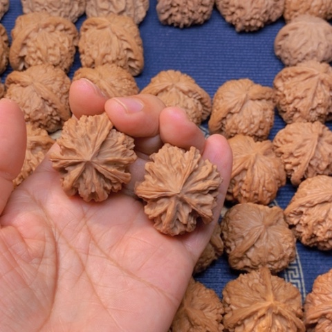 【闪购商品】吊坠文玩核桃三棱36