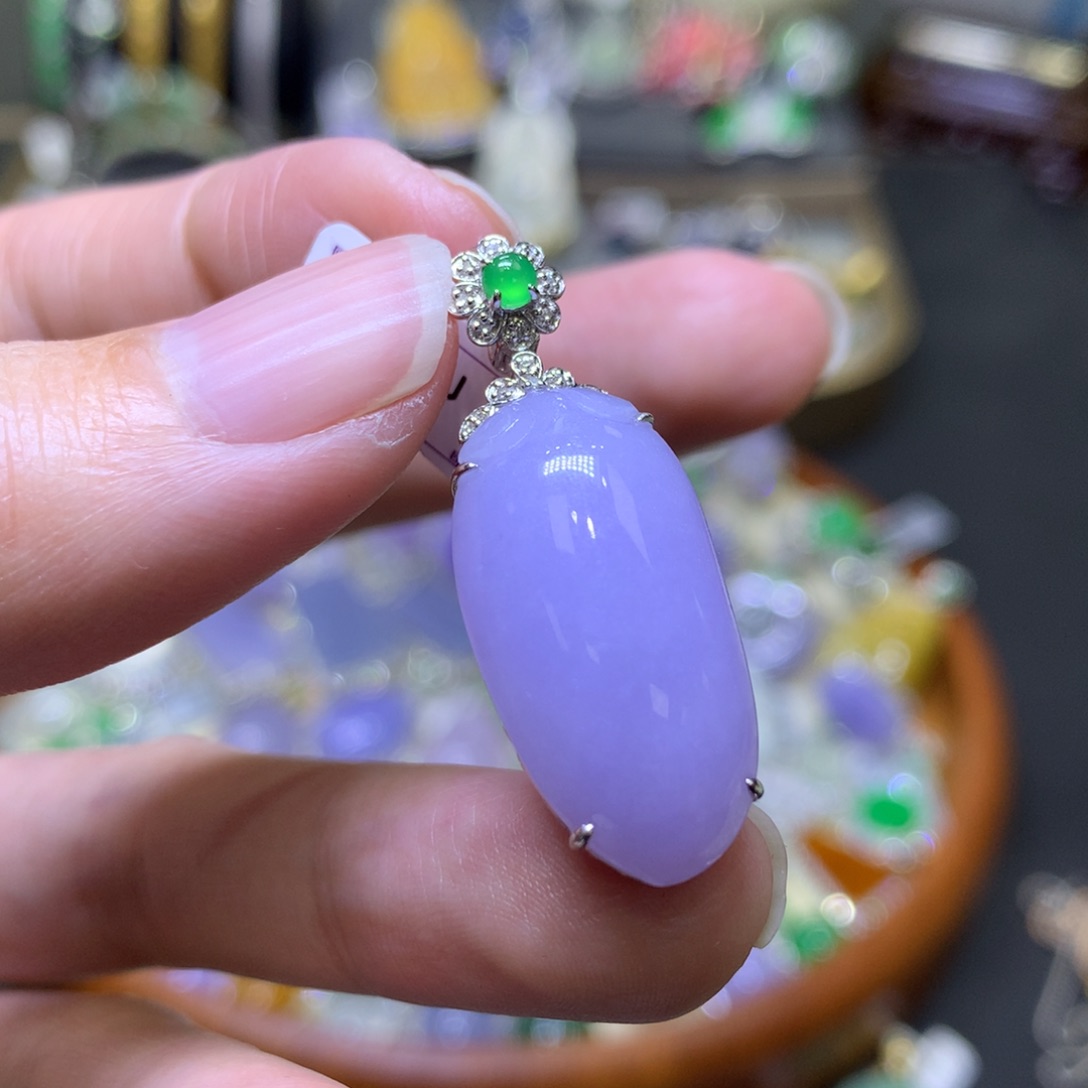 翡翠颈饰18K金镶嵌翡翠吊坠项链