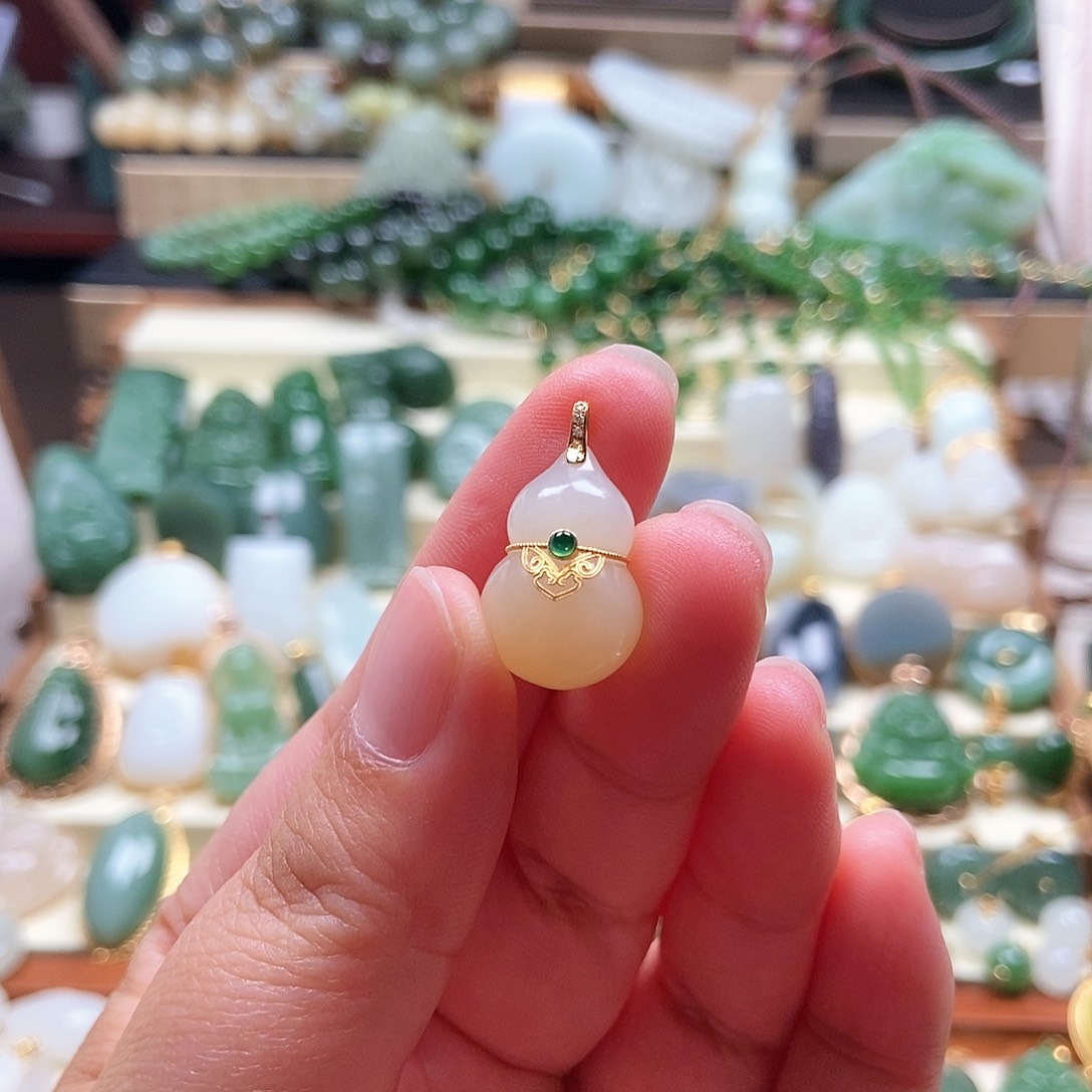 和田玉18K金镶嵌吊坠(不含链)