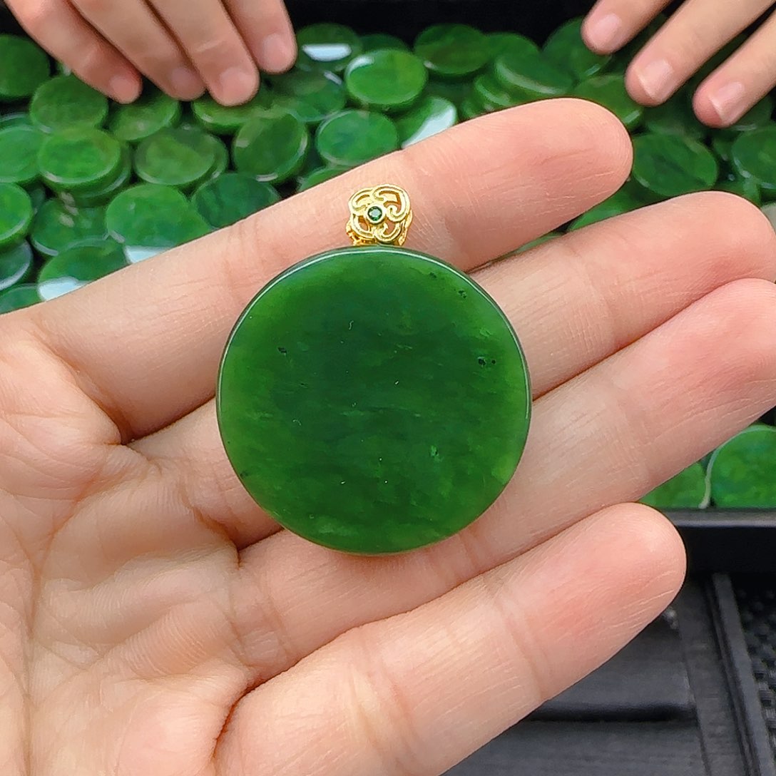 颈饰银S925镶嵌和田玉碧玉圆无事牌吊坠