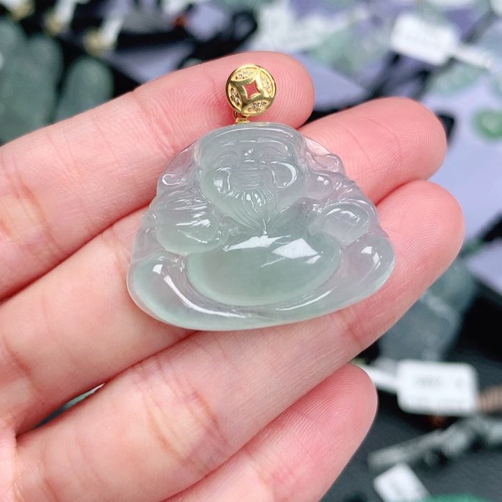 翡翠18K金镶嵌颈饰财神爷