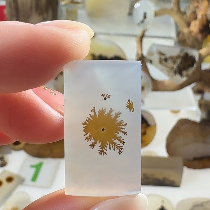 玛瑙/玉髓未镶嵌珠宝奇石