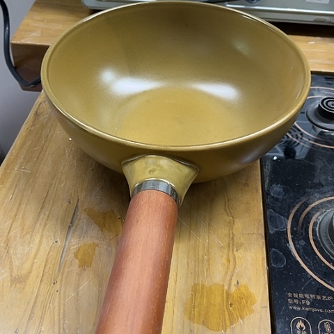 微瑕，明火，口径24高9咖色黑点