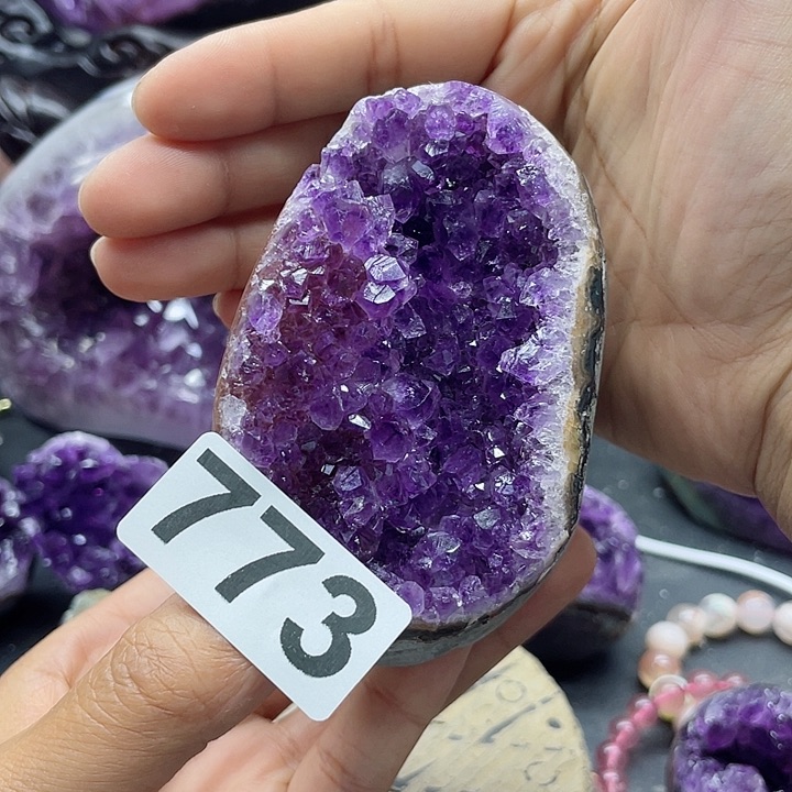 未镶嵌水晶大型摆件（非配饰）