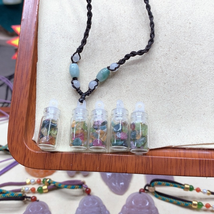 石英质玉颈饰合金拍一发五