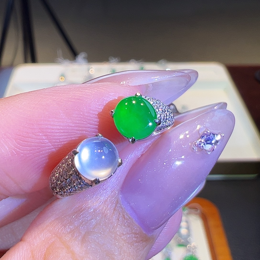 翡翠18K金镶嵌戒指翡翠