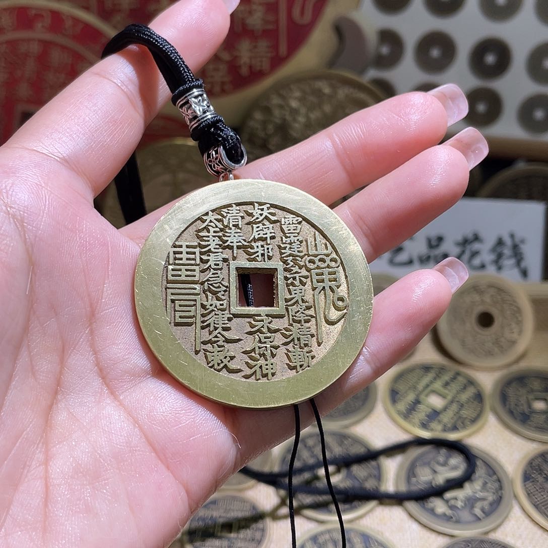 铜铜现代仿制工艺品花钱