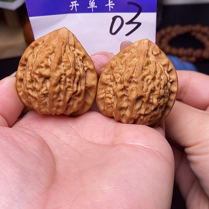 吊坠桃核文玩核桃金牛39