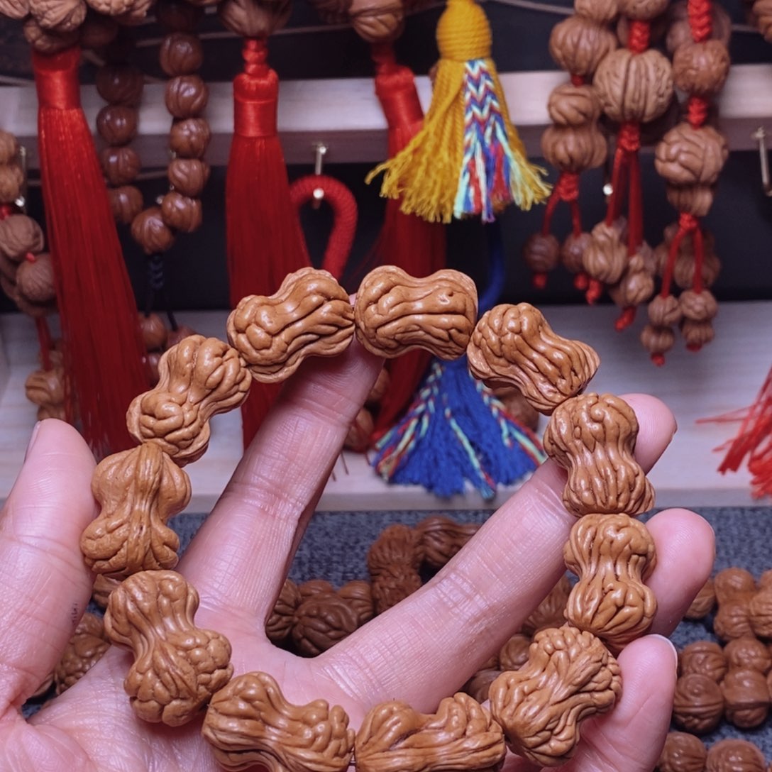 吊坠桃核桃枭手串