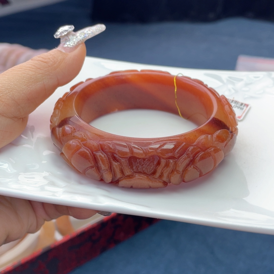 *****石英岩玉未镶嵌手镯