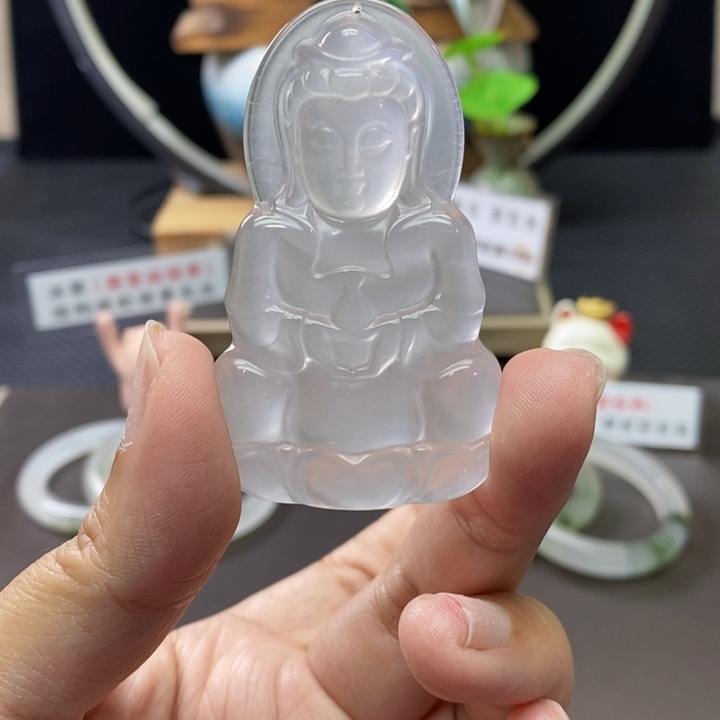 石英质玉未镶嵌颈饰