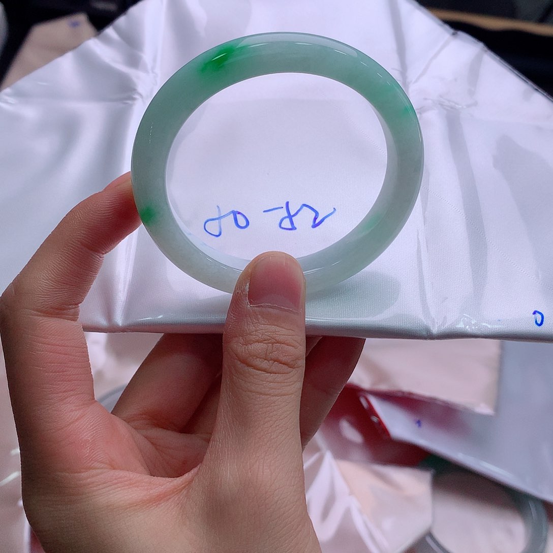 未镶嵌手镯翡翠翡翠