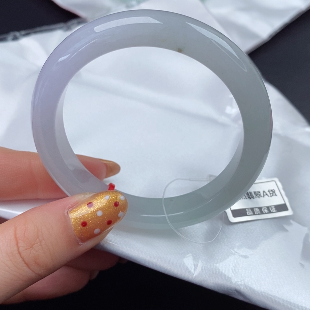 翡翠手镯未镶嵌53口