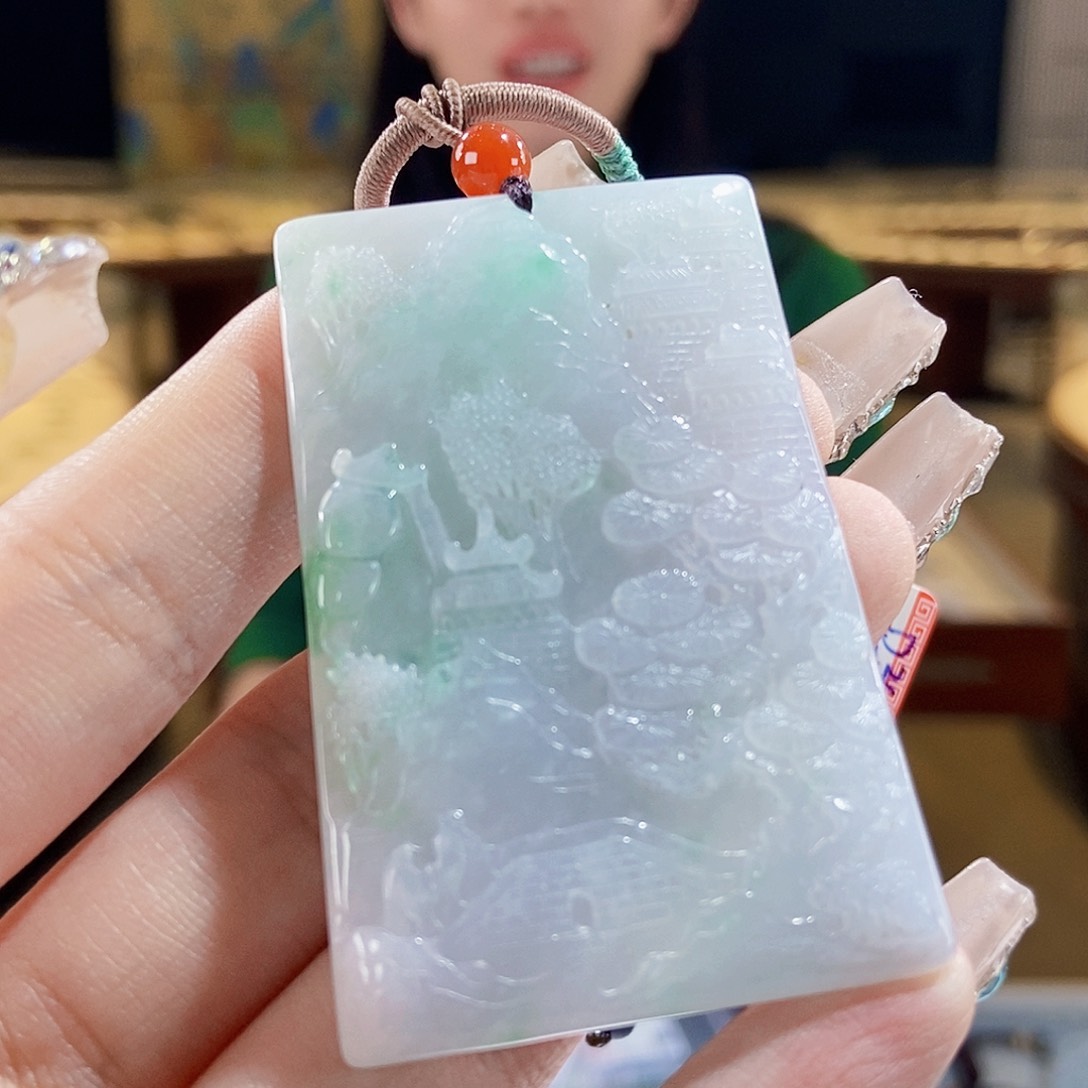 翡翠颈饰未镶嵌翡翠