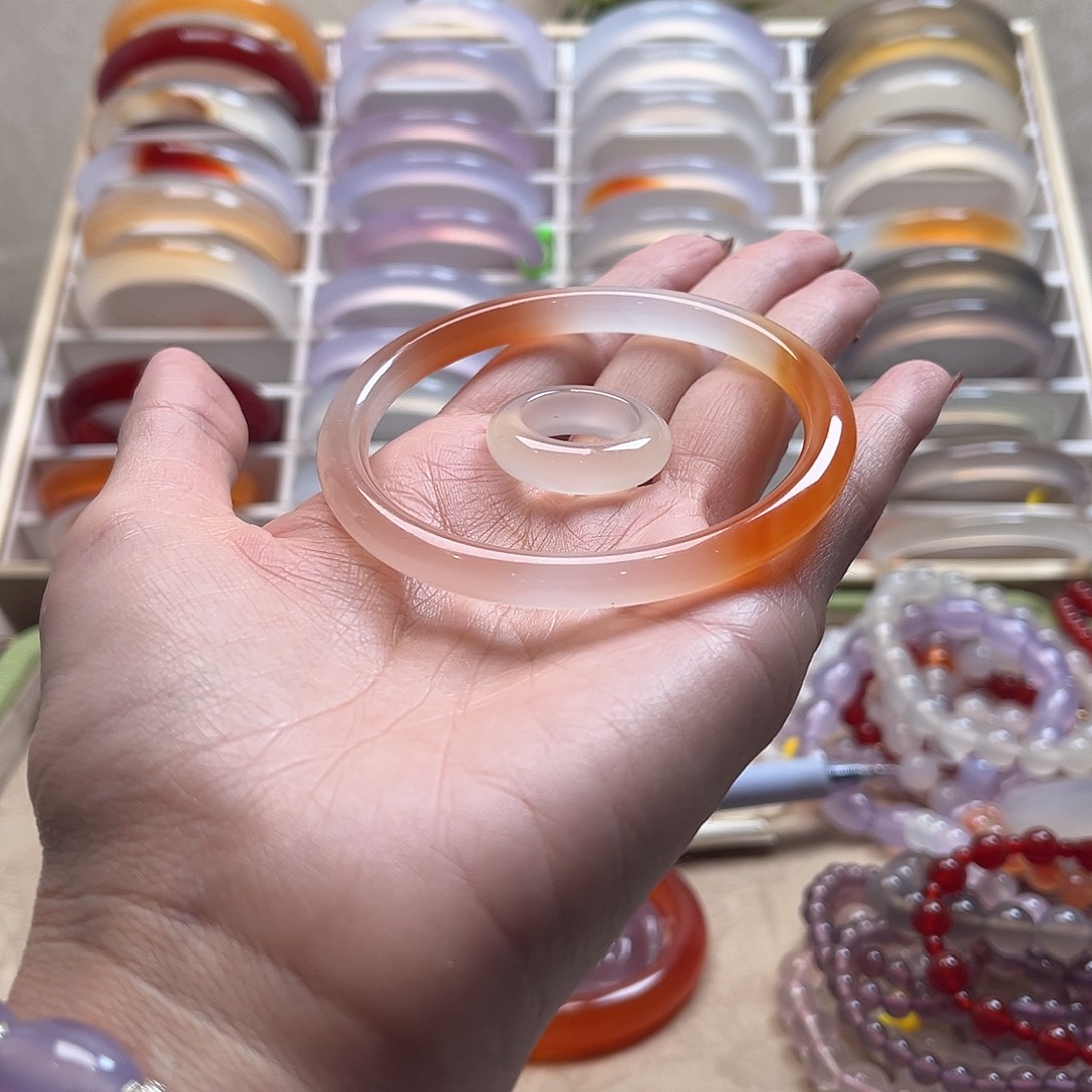 落***下玛瑙/玉髓未镶嵌手镯