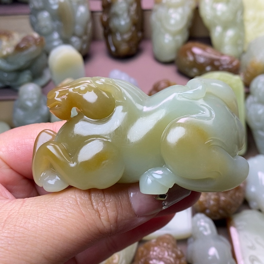 洋***洋和田玉未镶嵌把件