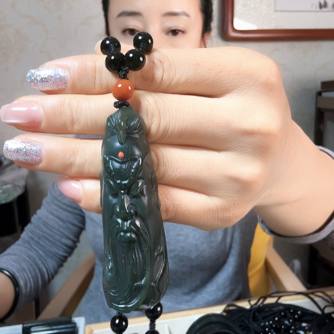 和田玉未镶嵌吊坠(赠链)