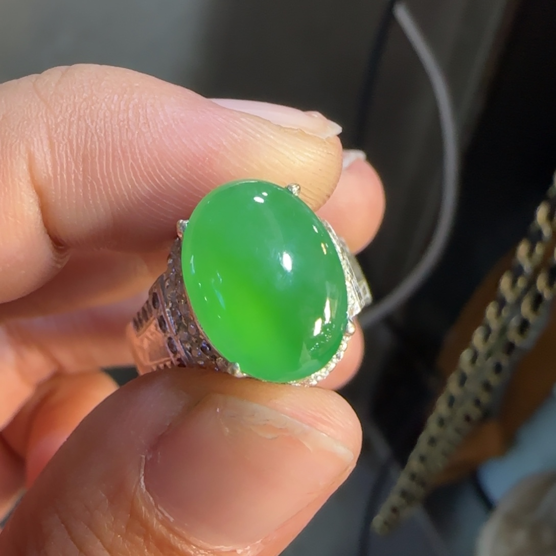 翡翠未镶嵌戒指翡翠