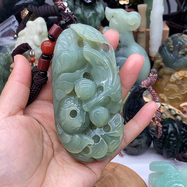岫玉未镶嵌手把件
