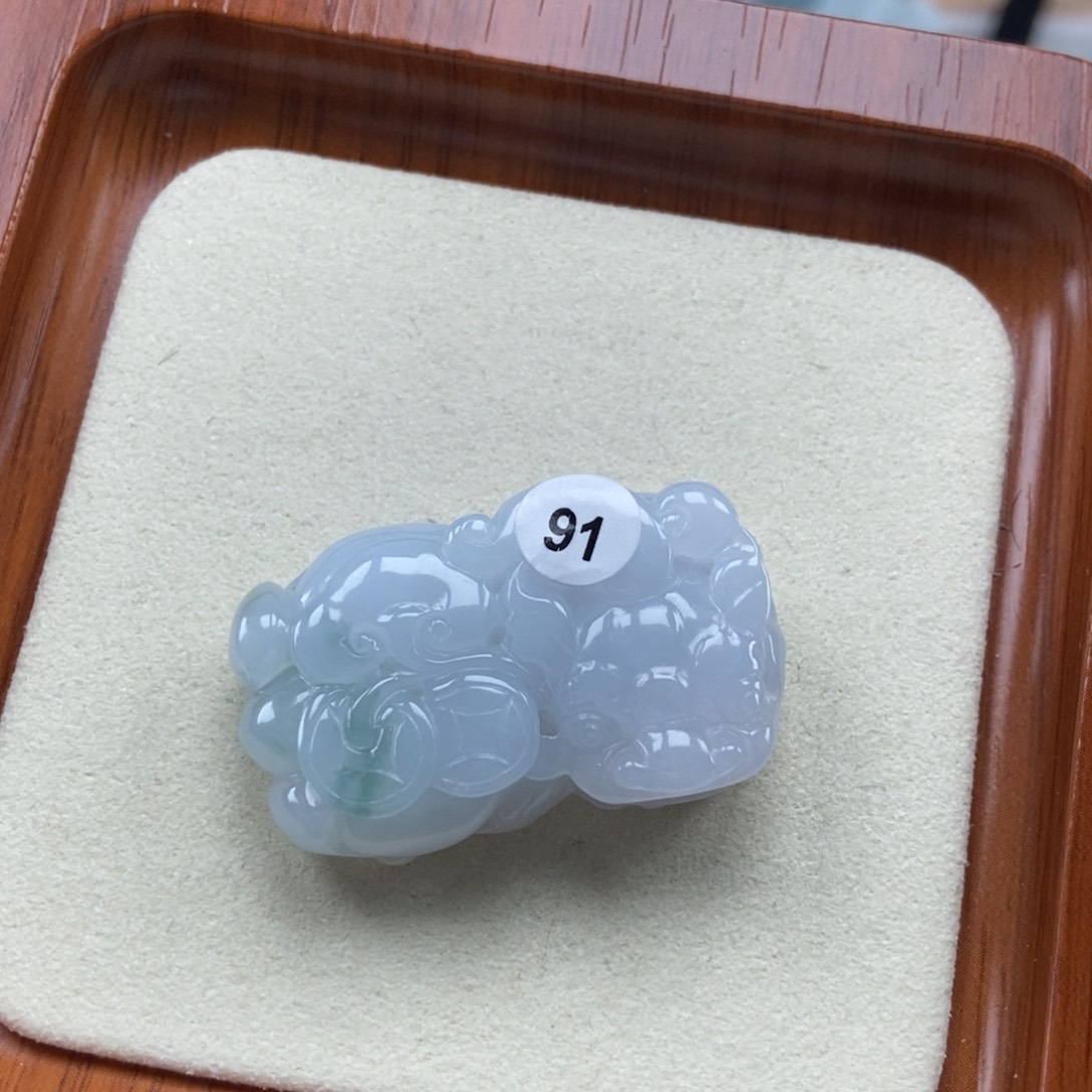 y***e颈饰未镶嵌翡翠霸王貔貅吊坠