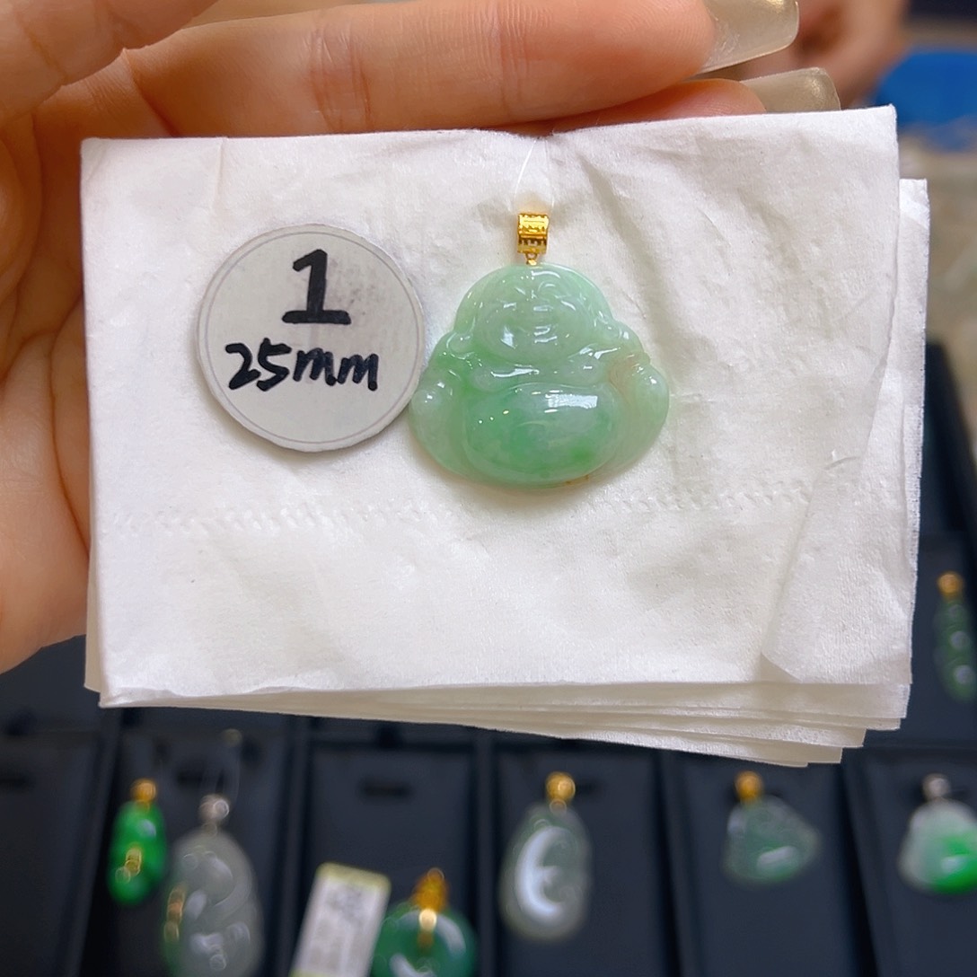 翡翠颈饰18K金镶嵌翡翠