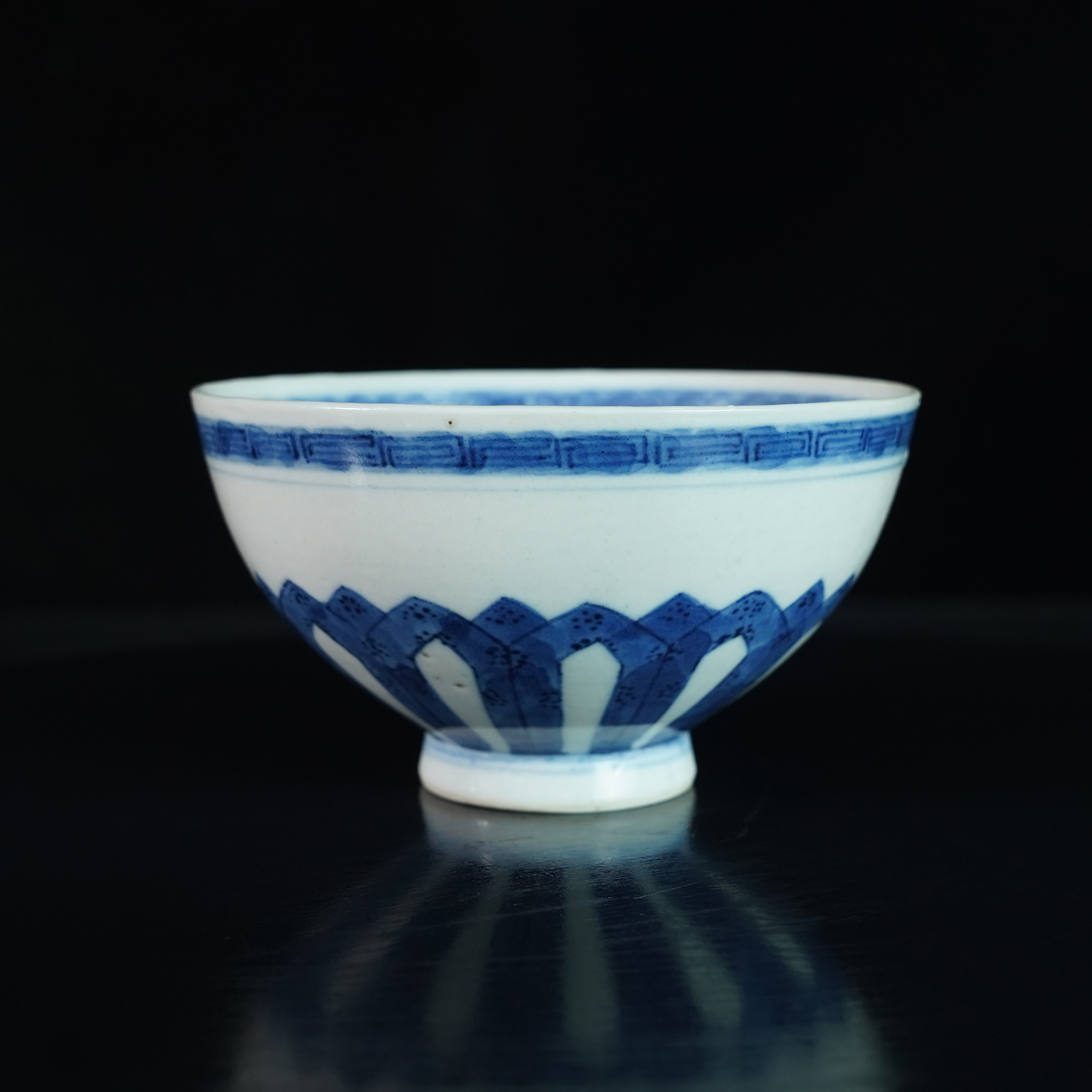 清雍正青花花卉纹鸡心碗【古董拍卖】