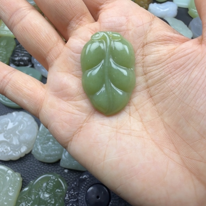 和田玉未镶嵌珠宝奇石